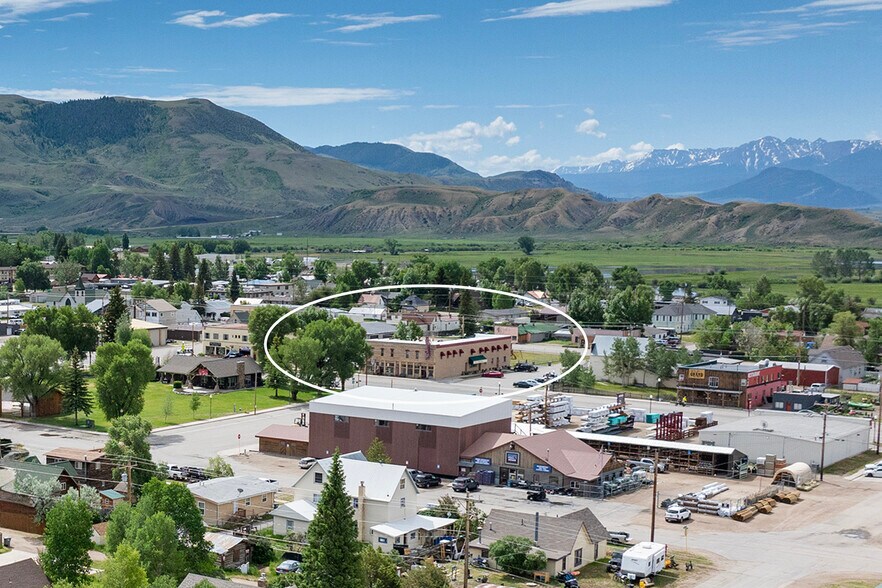 104 2nd St S, Kremmling, CO à vendre - Photo du bâtiment - Image 3 de 52