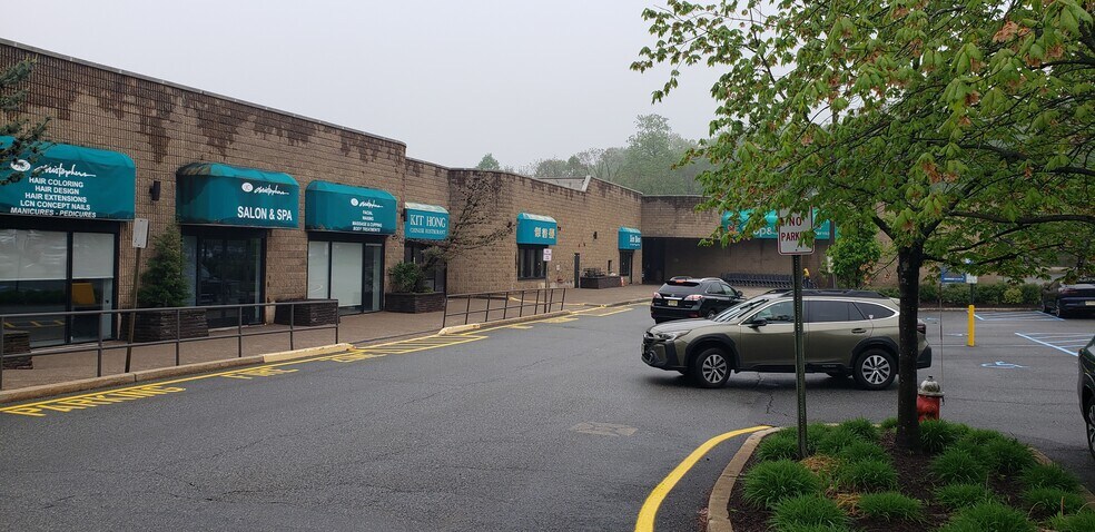 25 Kinnelon Rd, Kinnelon, NJ à louer - Photo du bâtiment - Image 2 de 11