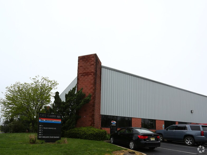 2303 Garry Rd, Cinnaminson, NJ à louer - Photo du bâtiment - Image 3 de 9