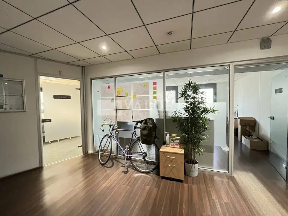 Office in Lyon for lease Interior Photo- Image 1 of 12