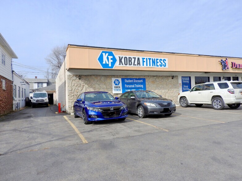 440 Niagara Falls Blvd, Buffalo, NY à vendre - Photo du bâtiment - Image 1 de 11