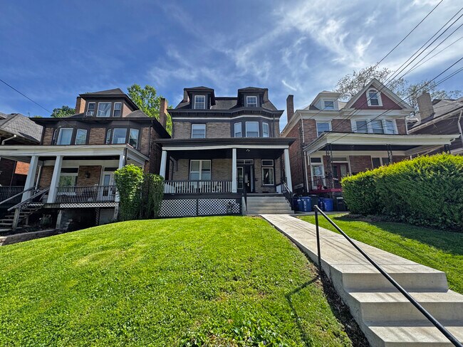 More details for 5706 Darlington Rd, Pittsburgh, PA - Specialty for Sale