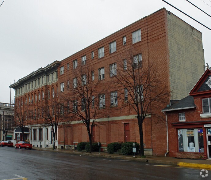 401 Market St, Sunbury, PA à louer - Photo du bâtiment - Image 2 de 3