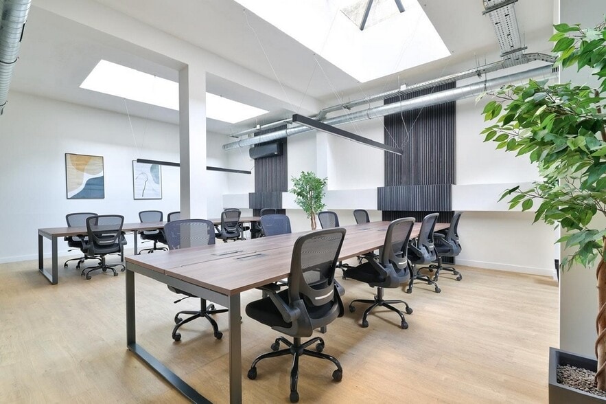 25 Rue De Picpus, Paris for lease - Interior Photo - Image 2 of 8