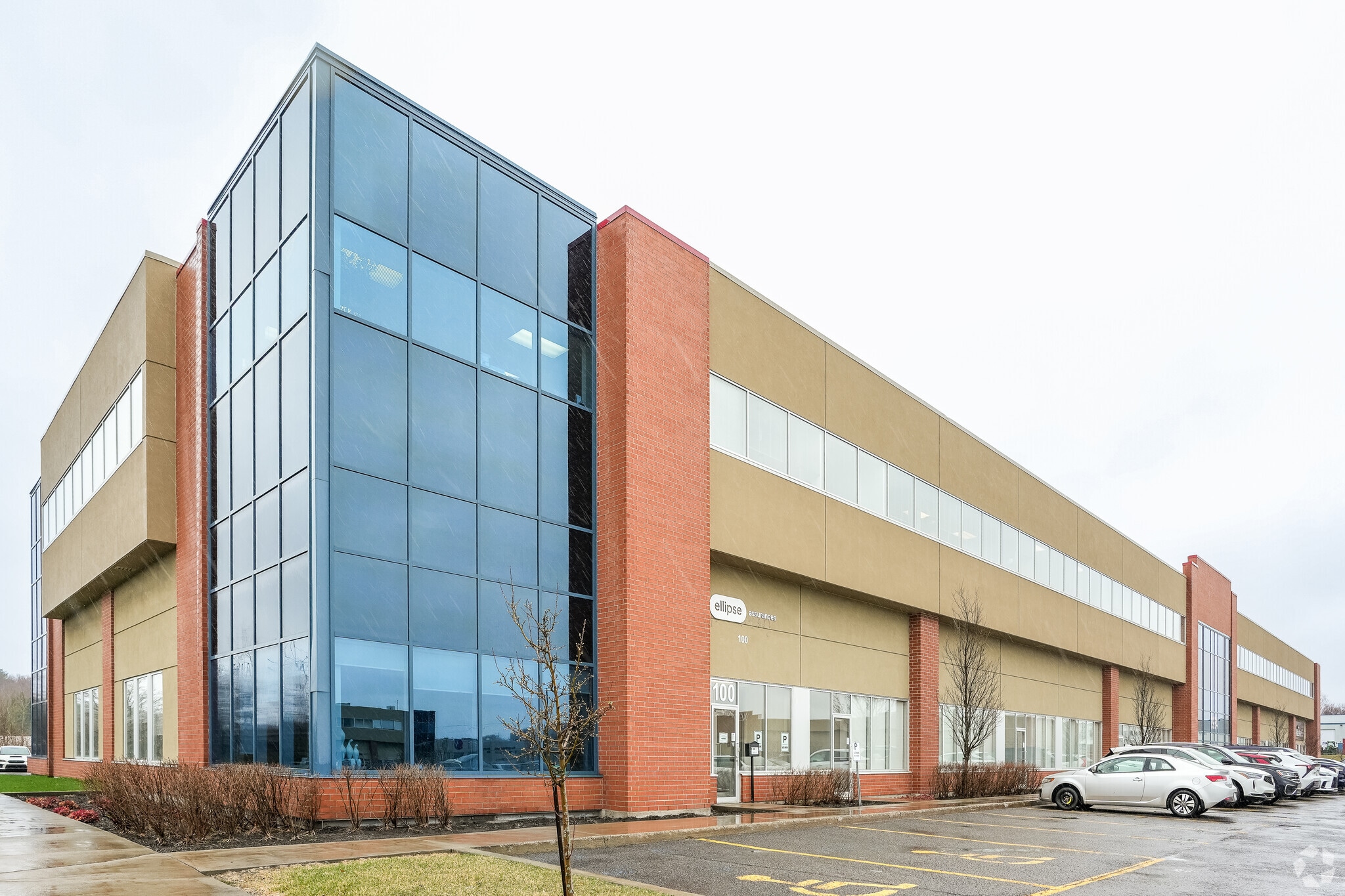 1984 5E Rue, Lévis, QC for lease Primary Photo- Image 1 of 12