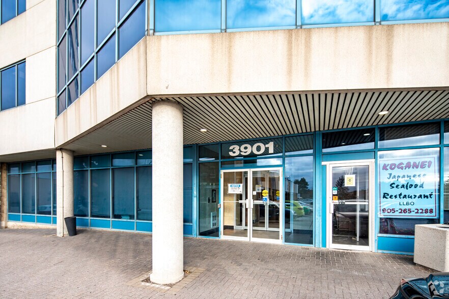 3901 Hwy-7, Vaughan, ON à louer - Photo du bâtiment - Image 3 de 6