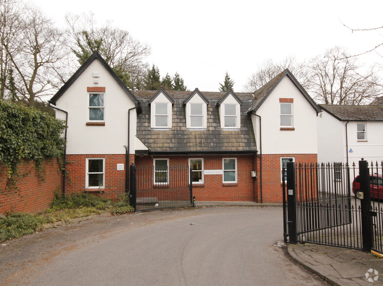 20 Amersham Hl, High Wycombe for lease - Primary Photo - Image 1 of 2