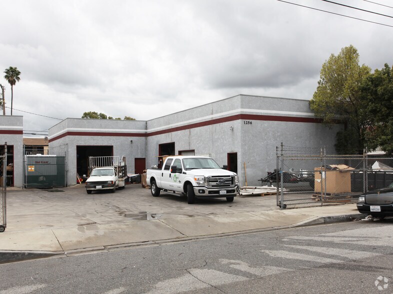 1276 W 1st St, Pomona, CA à vendre - Photo du bâtiment - Image 2 de 3