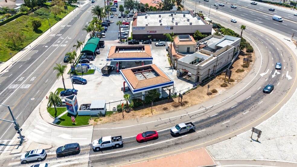 2700 N Santiago Blvd, Orange, CA for sale - Building Photo - Image 2 of 11