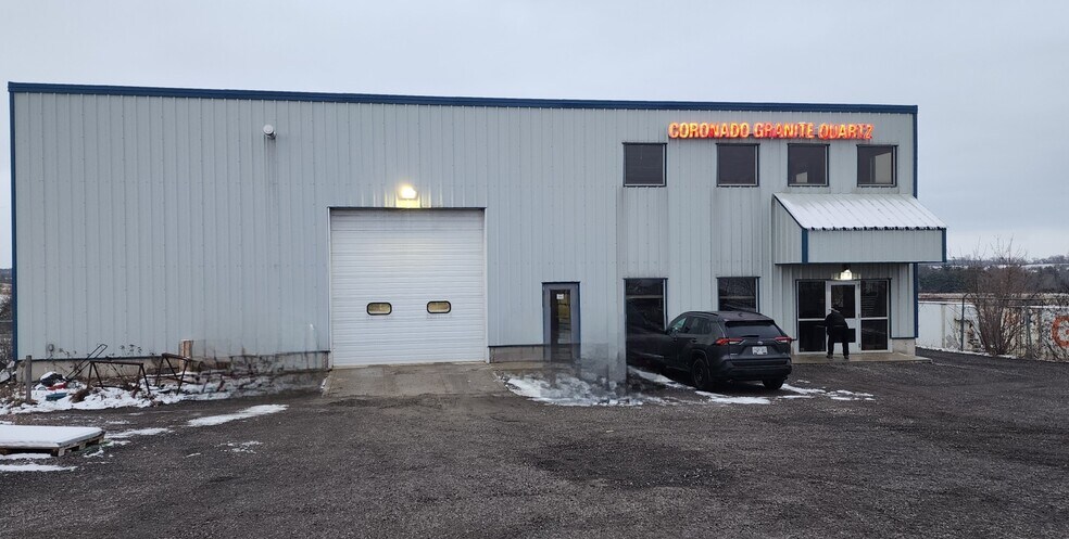 115 Earl Thompson Rd, Ayr, ON à louer - Photo principale - Image 1 de 2