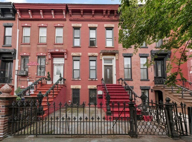 Plus de détails pour 1002 Putnam Ave, Brooklyn, NY - Multi-résidentiel à vendre