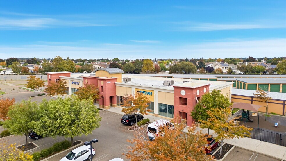 6830 Lone Tree Way, Brentwood, CA à vendre - Photo du bâtiment - Image 2 de 15