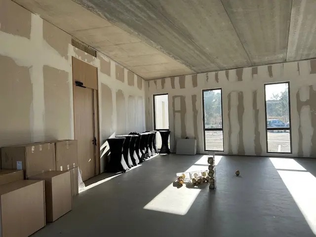 465 Route De Saint-Chamas, Lançon-Provence for lease - Building Photo - Image 3 of 11