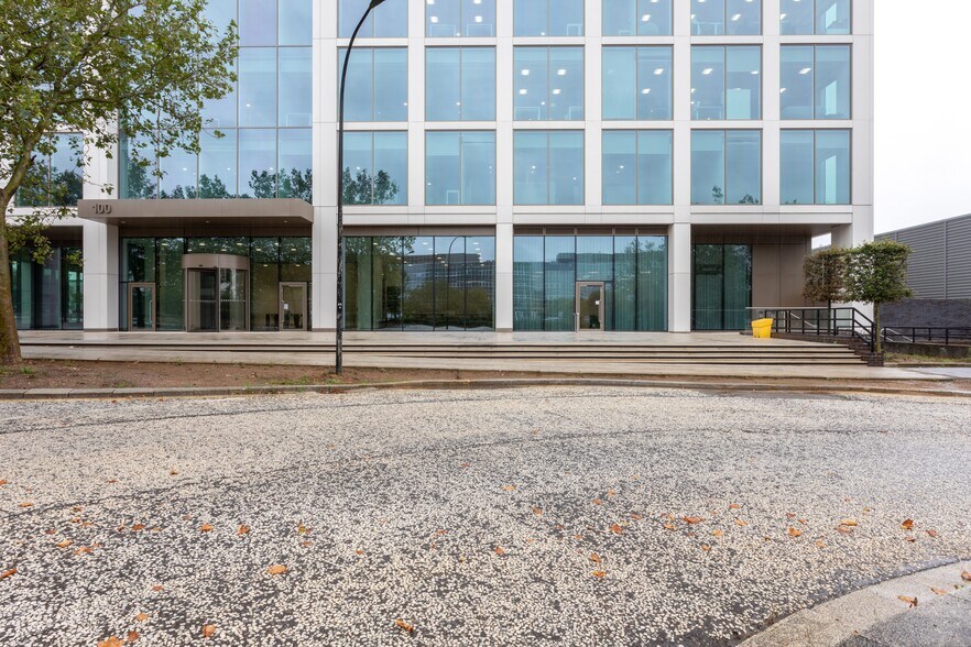 100 Avebury Blvd, Milton Keynes à louer - Photo intérieure - Image 1 de 10