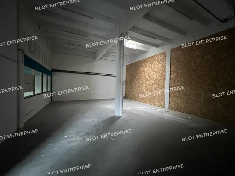 Office in Rennes for lease - Interior Photo - Image 3 of 7