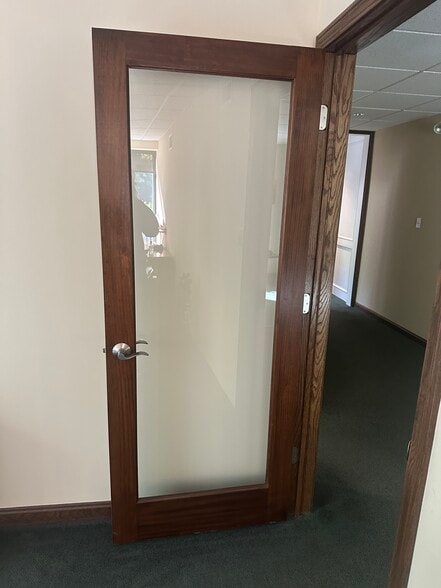 708 McKnight Park Dr, Pittsburgh, PA for sale - Building Photo - Image 3 of 21