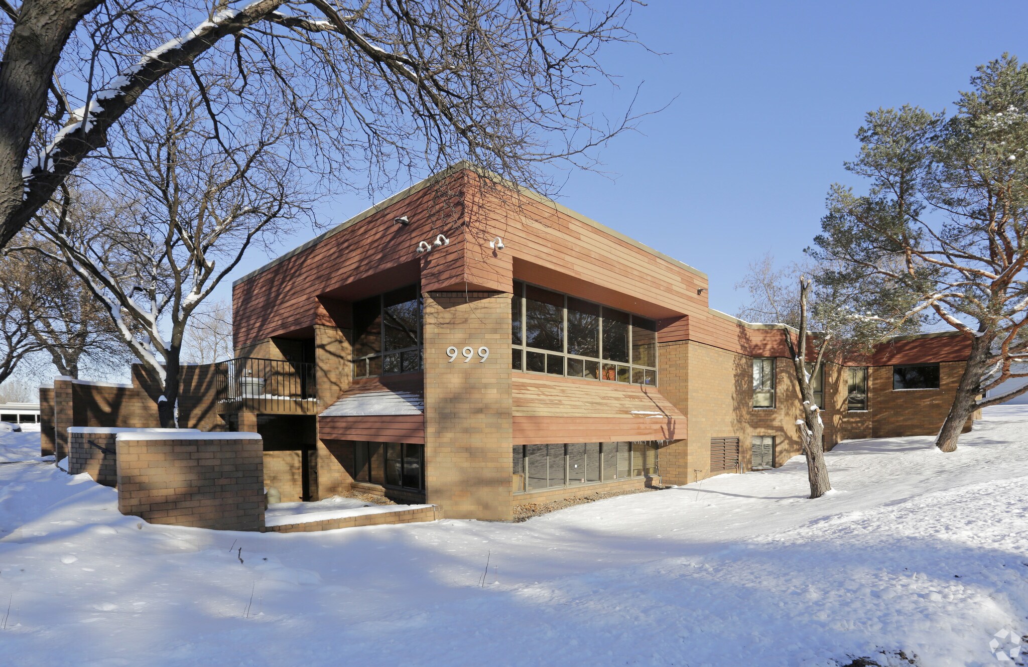 999 50th Ave NE, Columbia Heights, MN à vendre Photo principale- Image 1 de 5