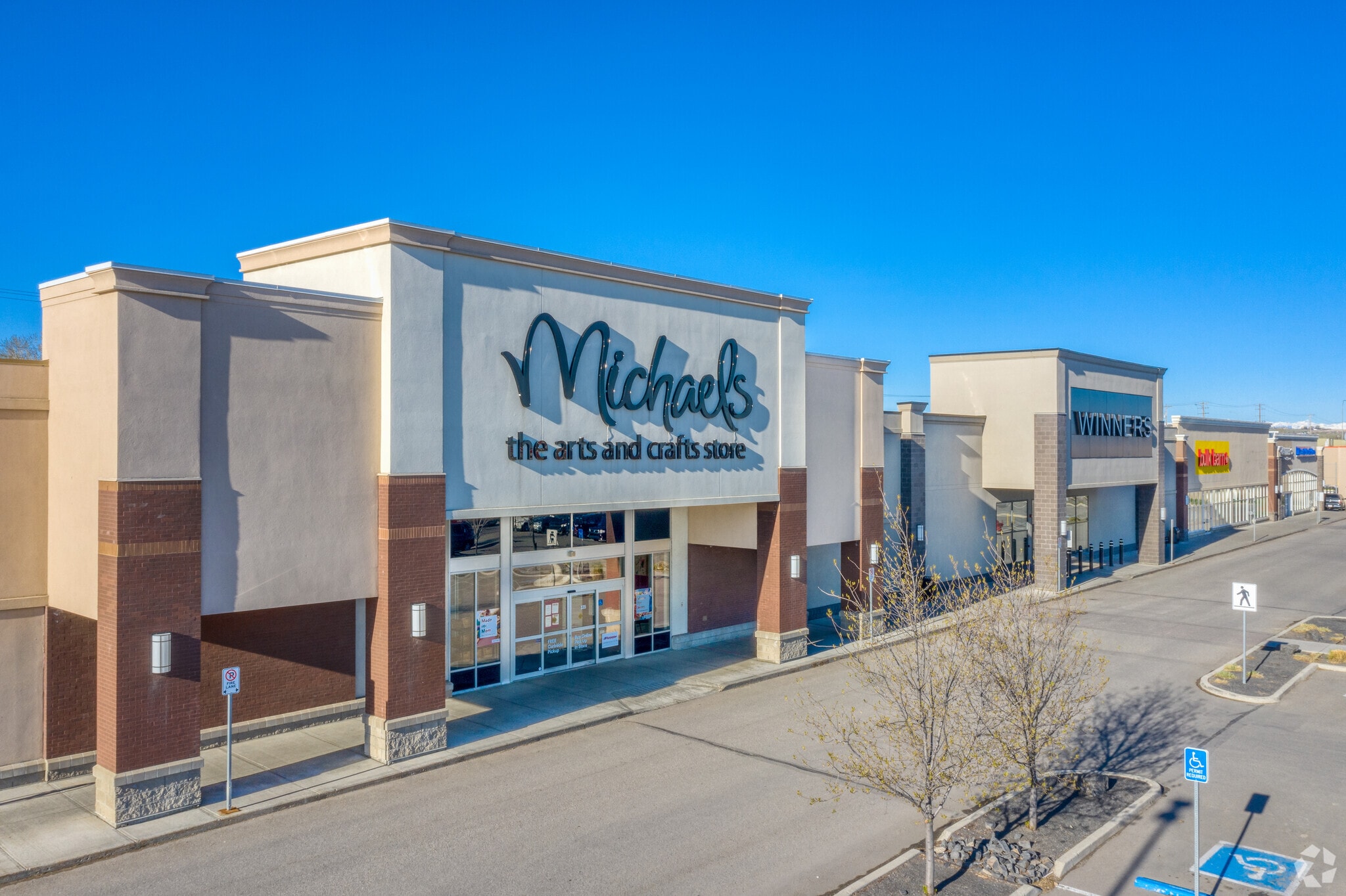 105 Southbank Blvd, Okotoks, AB for lease Primary Photo- Image 1 of 5