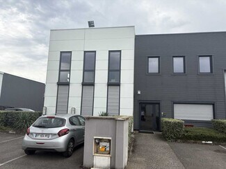 Plus de détails pour Local d'activités à louer