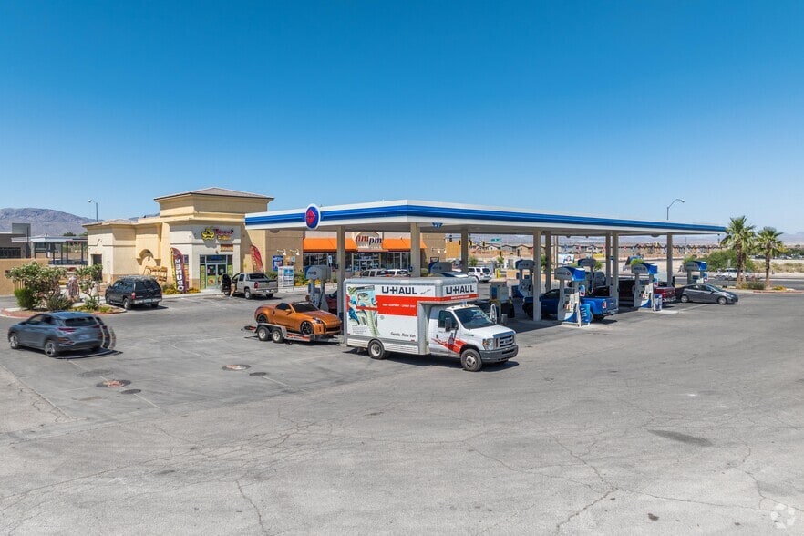 Vegas Gas Station portfolio of 4 properties for sale on LoopNet.ca - Building Photo - Image 3 of 4