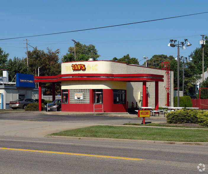 620 Lincoln Way E, Massillon, OH for sale - Primary Photo - Image 1 of 1