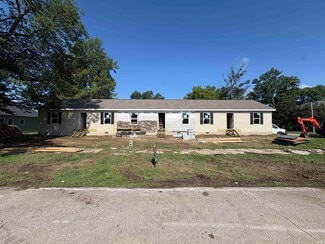 More details for 124, 126, 128 Lincoln St, Oakland City, IN - Multifamily for Sale