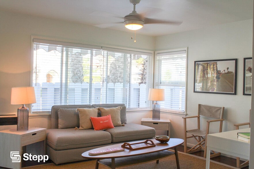 5120-5132 E Livingston Dr, Long Beach, CA for sale - Building Photo - Image 2 of 15