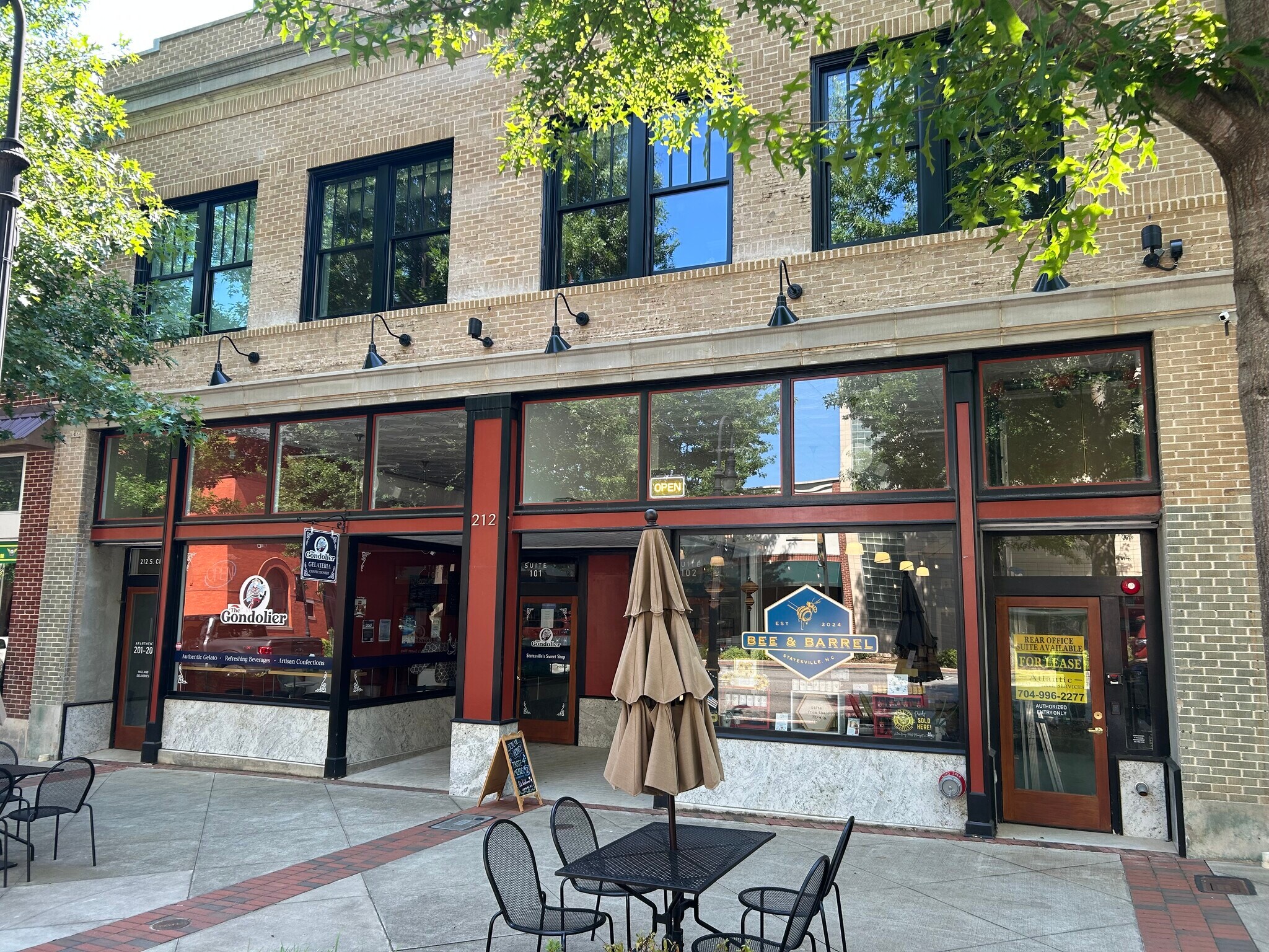 212 S Center St, Statesville, NC à vendre Photo du bâtiment- Image 1 de 1
