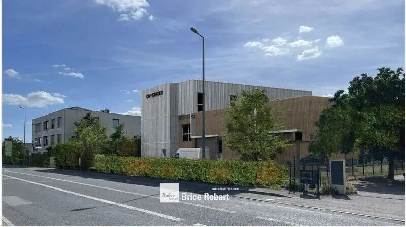 Bureau dans Chassieu à louer - Photo du bâtiment - Image 1 de 4