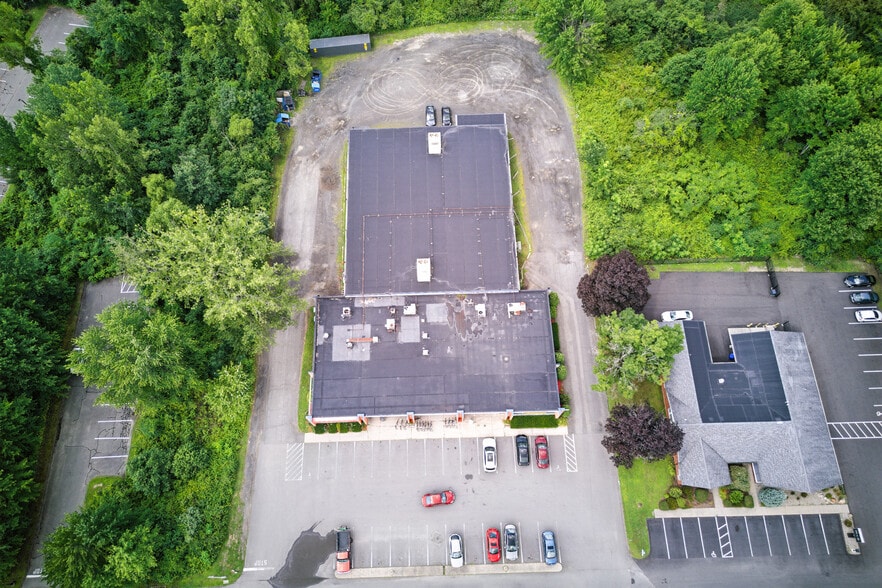 65 University Dr, Amherst, MA for lease - Building Photo - Image 2 of 4