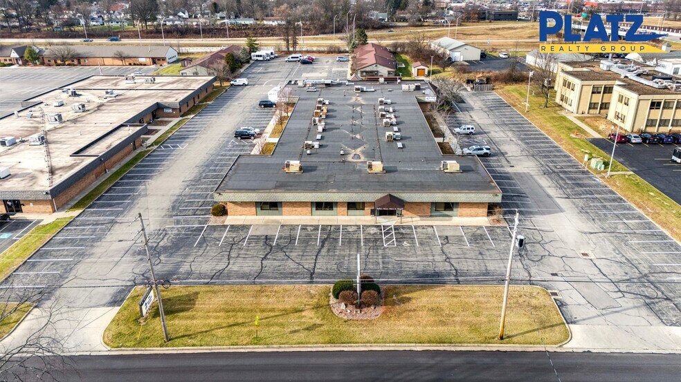 54 Westchester Dr, Youngstown, OH à louer - Photo du bâtiment - Image 1 de 7