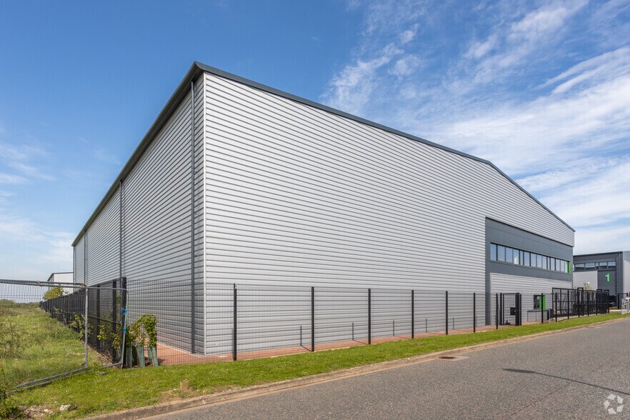 Nissan Way, Bishops Cleeve à louer - Photo du bâtiment - Image 3 de 10