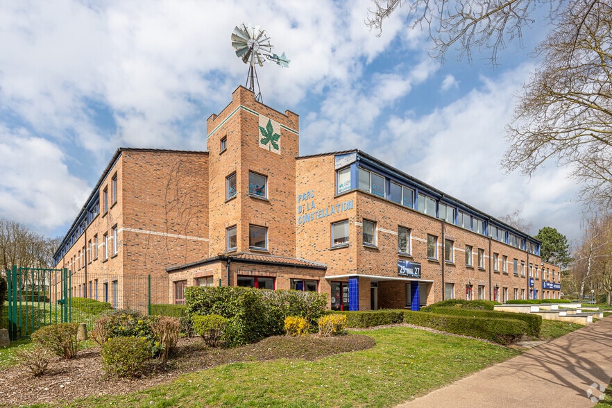27 Avenue De La Constellation, Cergy for lease - Primary Photo - Image 1 of 3