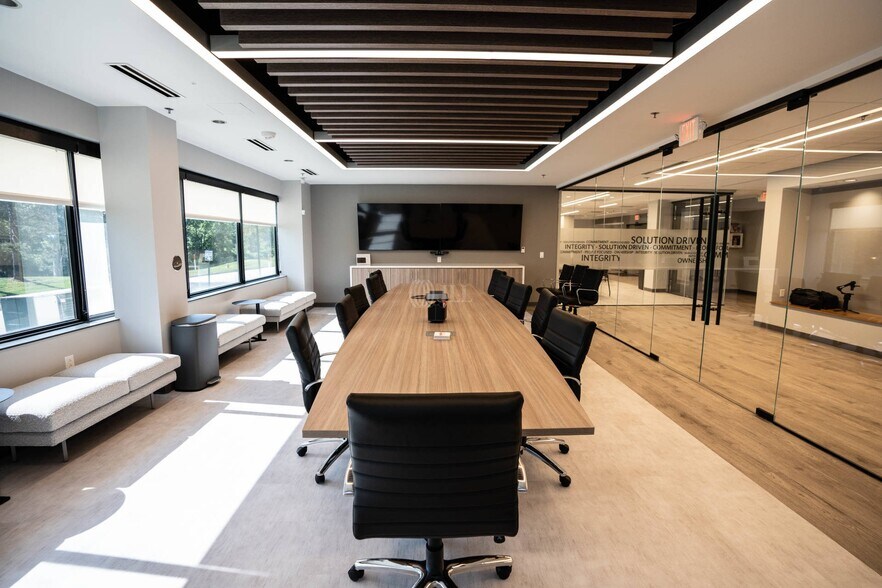 2043 Woodland Pky, Saint Louis, MO à louer - Photo intérieure - Image 2 de 5