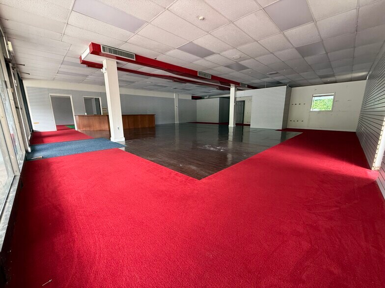 15 Ethan Allen Hwy, Ridgefield, CT à louer - Photo du bâtiment - Image 2 de 6