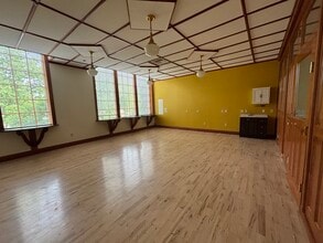 102 S Euclid Ave, Sandpoint, ID for lease Interior Photo- Image 2 of 3