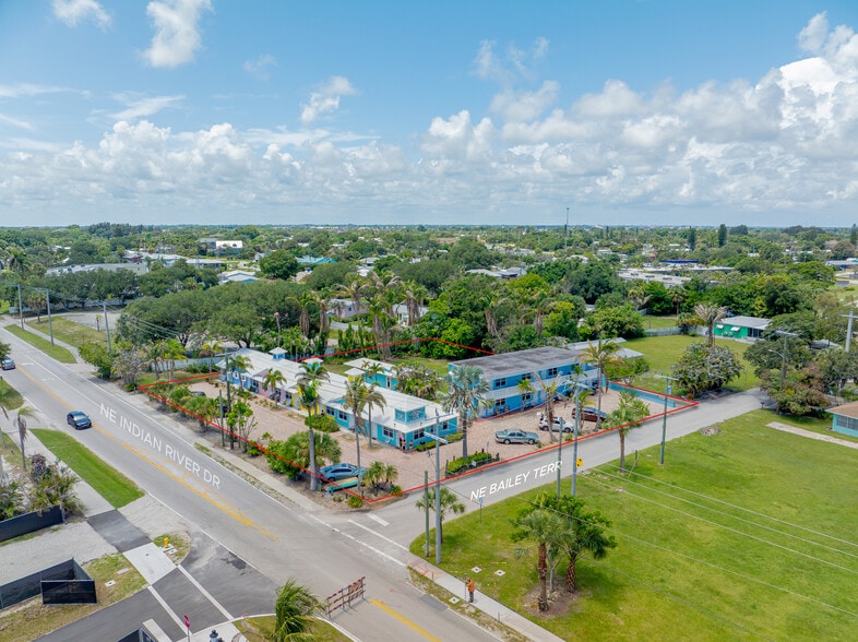 2100 NE Indian River Dr, Jensen Beach, FL for sale - Primary Photo - Image 1 of 12