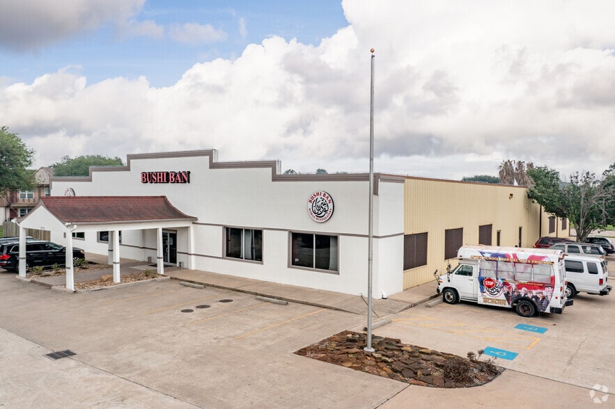 7770 Spencer Hwy, Pasadena, TX for sale - Primary Photo - Image 1 of 26