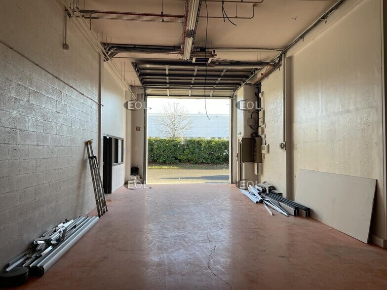 Flex in Gennevilliers for lease - Building Photo - Image 2 of 16