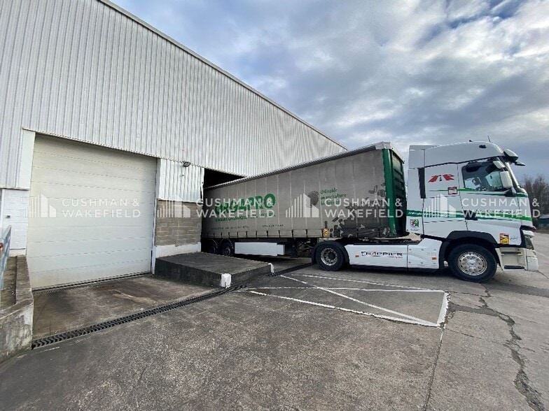 Industrial in Strasbourg for lease - Building Photo - Image 2 of 9