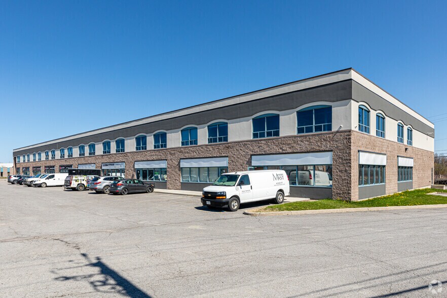 5390 Canotek Rd, Ottawa, ON à louer - Photo du bâtiment - Image 2 de 2