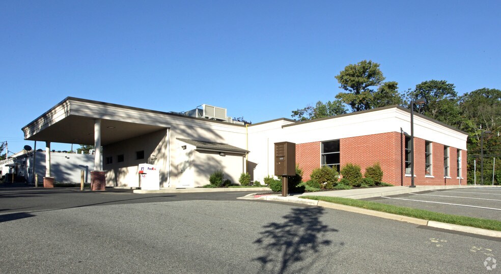 101 State Route 27, Edison, NJ à vendre - Photo du bâtiment - Image 3 de 3