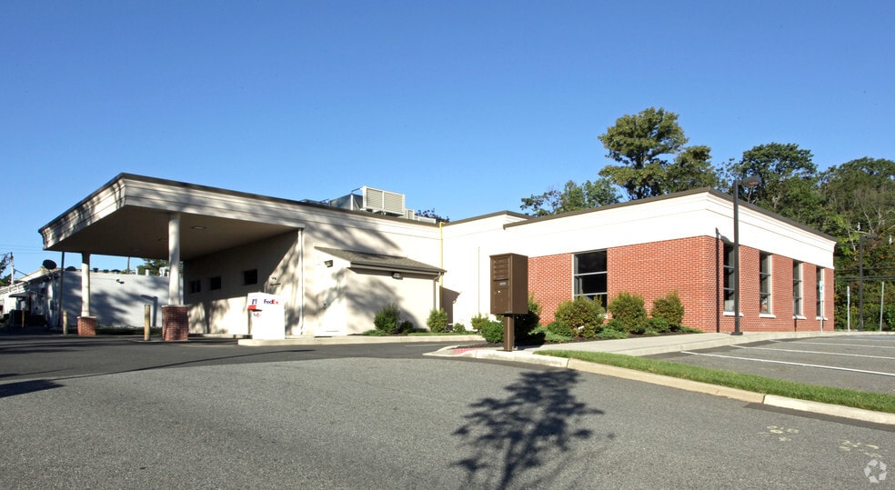 101 State Route 27, Edison, NJ à vendre - Photo du bâtiment - Image 3 de 3