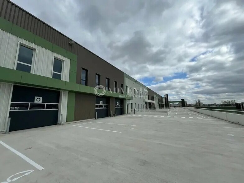 Flex dans Bondy à louer - Photo du bâtiment - Image 1 de 7
