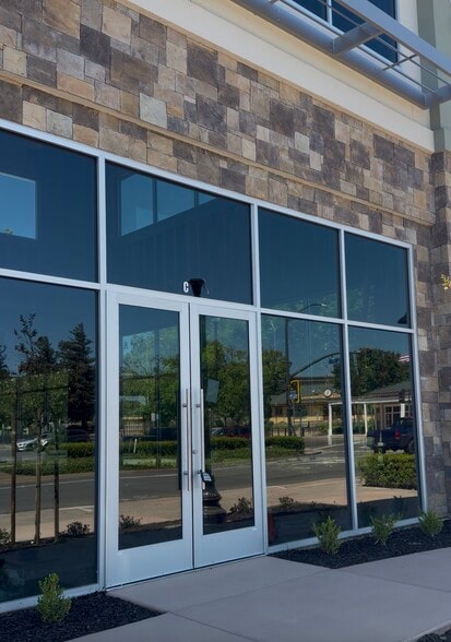 603 Lotz Way, Suisun City, CA for lease - Building Photo - Image 2 of 3