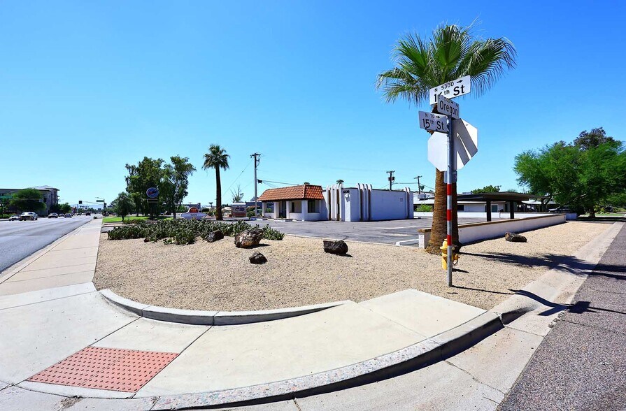 5230 N 16th St, Phoenix, AZ à vendre - Photo du bâtiment - Image 1 de 11