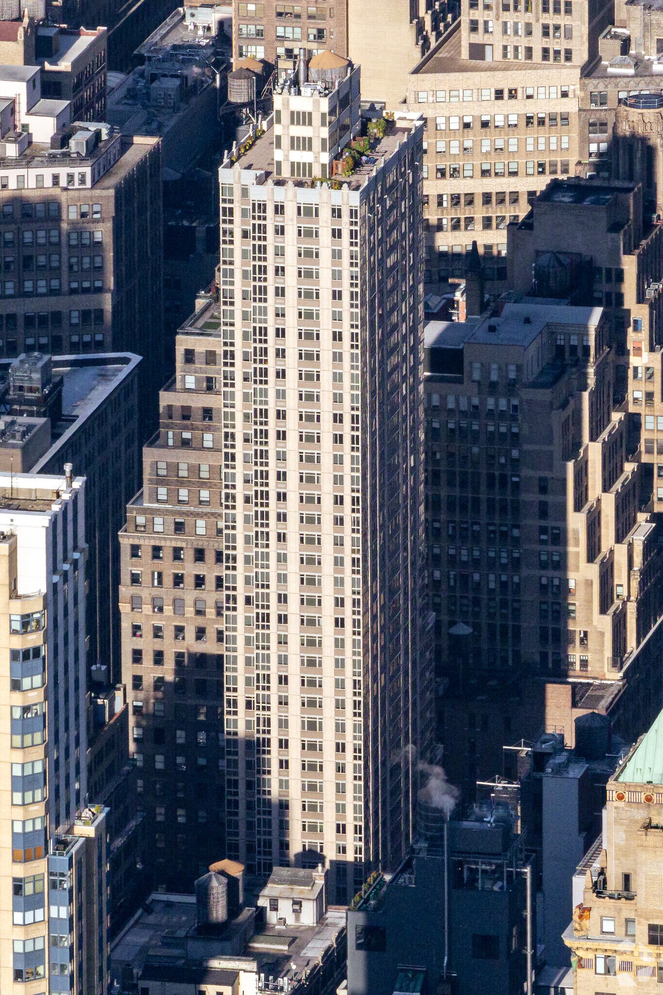 1010 Avenue of the Americas, New York, NY à louer Photo du bâtiment- Image 1 de 4