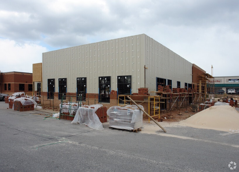 3584 Atlanta Hwy, Flowery Branch, GA for lease - Building Photo - Image 3 of 36