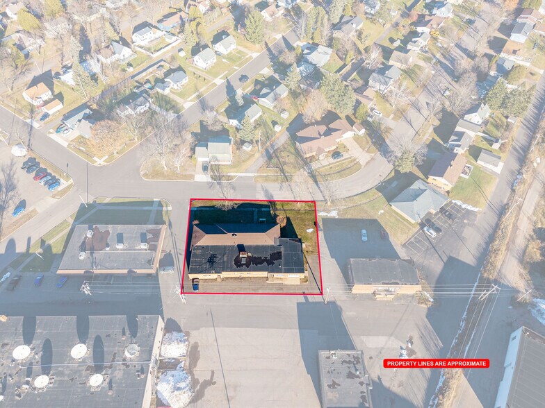536 Mather Ave, Ishpeming, MI à vendre - Photo du bâtiment - Image 2 de 61