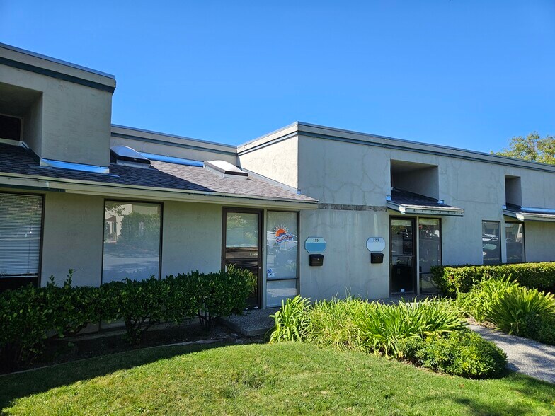 14 Commercial Blvd, Novato, CA à vendre - Photo du bâtiment - Image 2 de 28